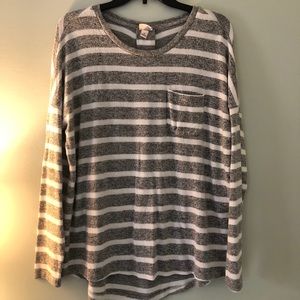 Light weight sweater